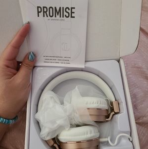 Jlo Promise Headphones